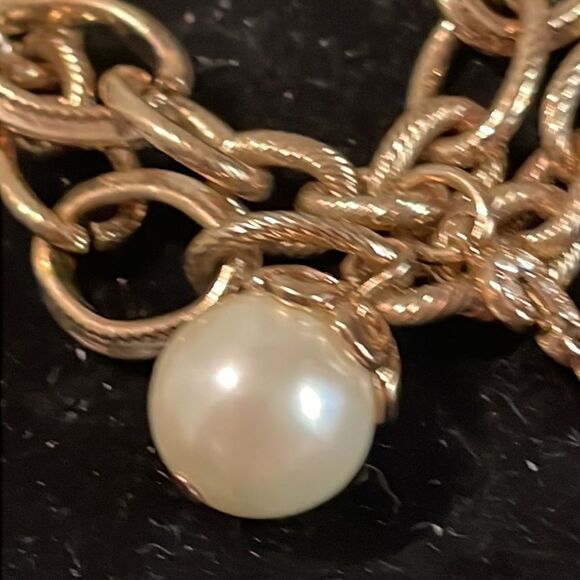 8” double gold plated chain bracelet w/4 simulated pearls & 4 candy cane charms - Picture 5 of 11